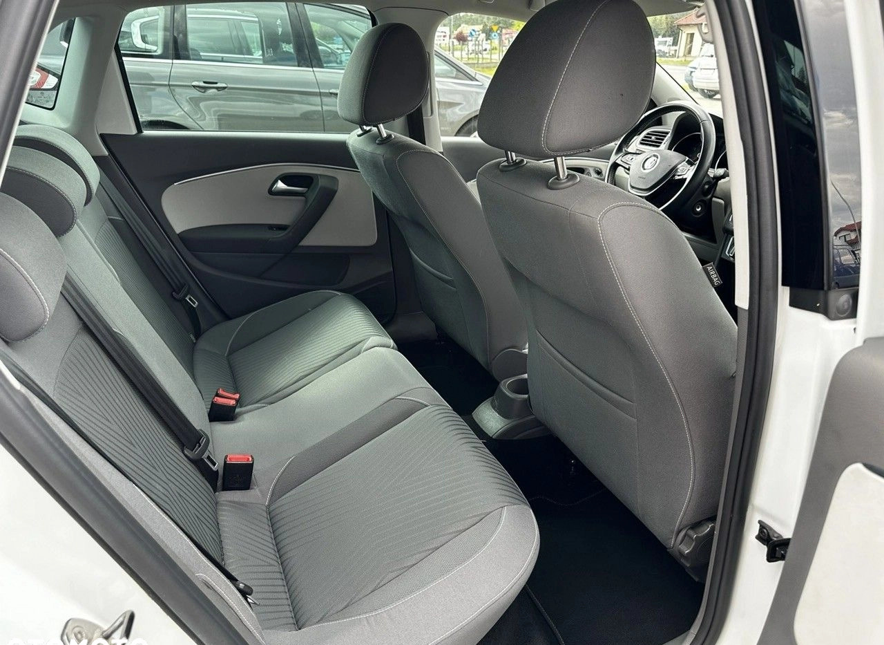 Volkswagen Polo cena 29900 przebieg: 139000, rok produkcji 2014 z Ożarów małe 277